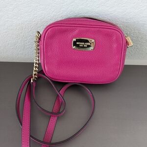 Pink Michael Kors Jet Set Crossbody